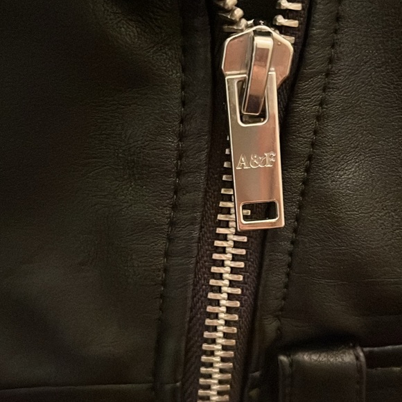 🏴☠️Abercrombie & Fitch - Vegan Leather Moto Jacket - XXS NWT! - Picture 5 of 9